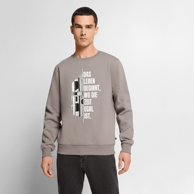 Camping ist Zeitlos - Herren Camping Sweatshirt - Wohnwagen - Taupe