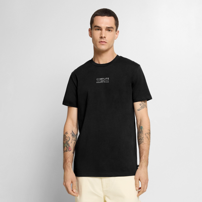 Camplife statt Midlife Crisis - Herren Camping T-Shirt - Schwarz