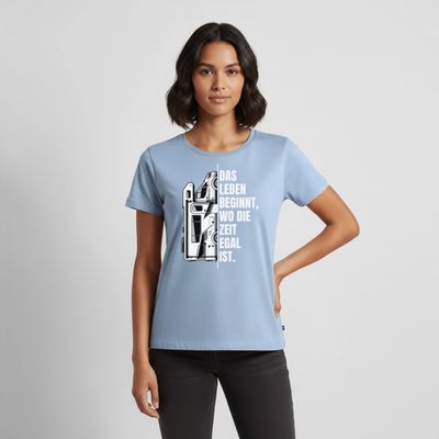 Camping ist Zeitlos - Damen Camping T-Shirt - Wohnmobil - Hellblau