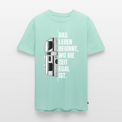 Camping ist Zeitlos - Herren Camping T-Shirt - Wohnwagen - Mint 