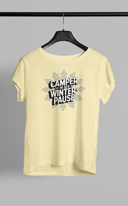 Camper in Winterpause - Damen Camping T-Shirt