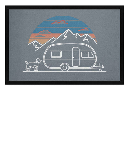 Wohnwagen mit Hund - Camping Fußmatte - LazyDonkeyDesign 