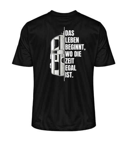 Camping ist Zeitlos - Herren Organic Shirt - Wohnwagen - Rückenmotiv - LazyDonkeyDesign 