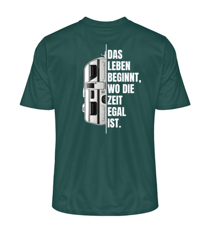 Camping ist Zeitlos - Herren Organic Shirt - Wohnwagen - Rückenmotiv - LazyDonkeyDesign 